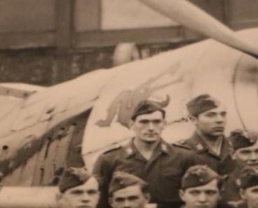 Preview: Top-Foto - die 7. Staffel des Jagdgeschwader JG 1 - Staffelkapitän Oberleutnant Heinrich Klöpper